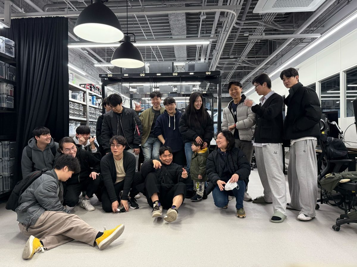 Group photo of the laboratory members in the laboratory at Seoul National University, 2025.